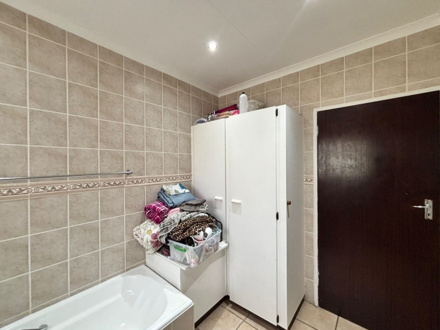 3 Bedroom Property for Sale in Flimieda North West